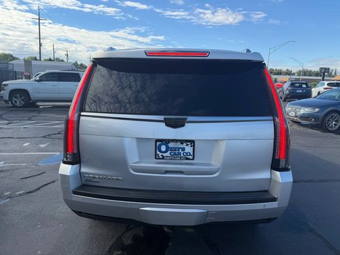 Used 2016 Cadillac Escalade Premium AWD/4WD image 7