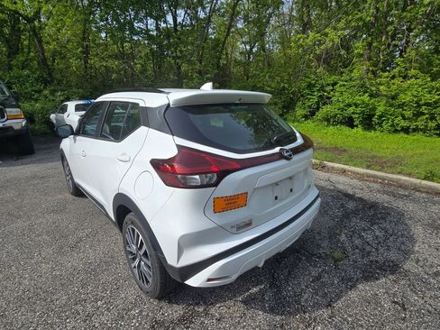 Used 2024 Nissan Kicks SR w/ SR Premium Package FWD image 5