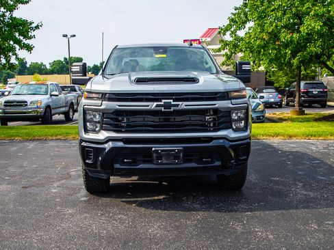 Used 2024 Chevrolet Silverado 2500 Custom w/ Custom Value Package AWD/4WD image 2