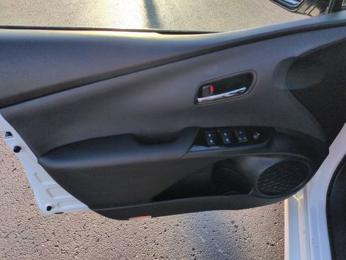 Used 2018 Toyota Prius Prime Advanced FWD image 10