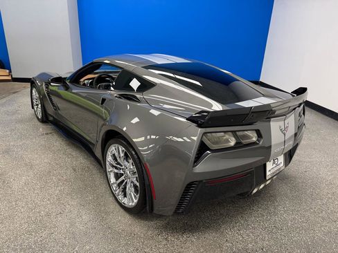 Used 2015 Chevrolet Corvette Z06 w/ 3LZ Preferred Equipment Group RWD image 37