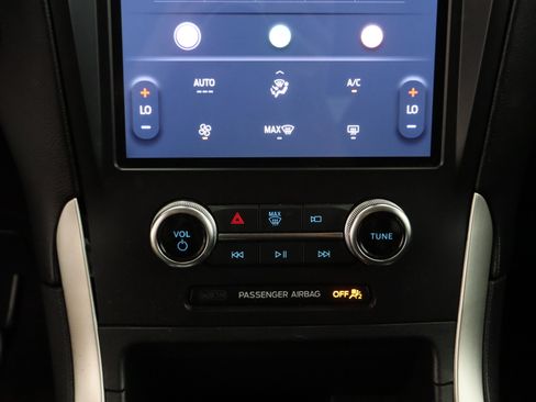 Used 2024 Ford Edge SE AWD/4WD image 19
