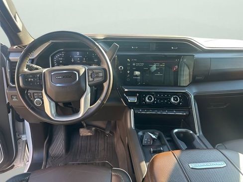 Used 2024 GMC Sierra 3500 Denali w/ Denali Reserve Package image 13