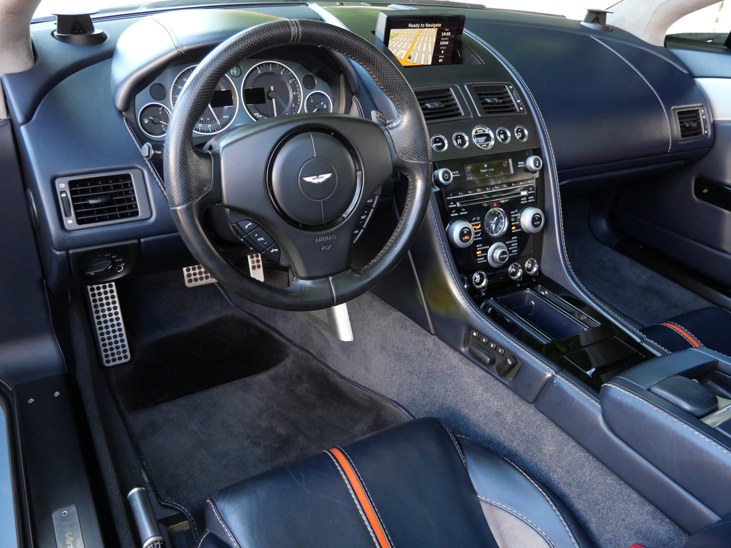Used 2015 Aston Martin V12 Vantage S RWD image 3