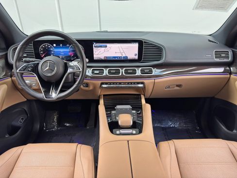 Used 2024 Mercedes-Benz GLS 450 4MATIC image 13