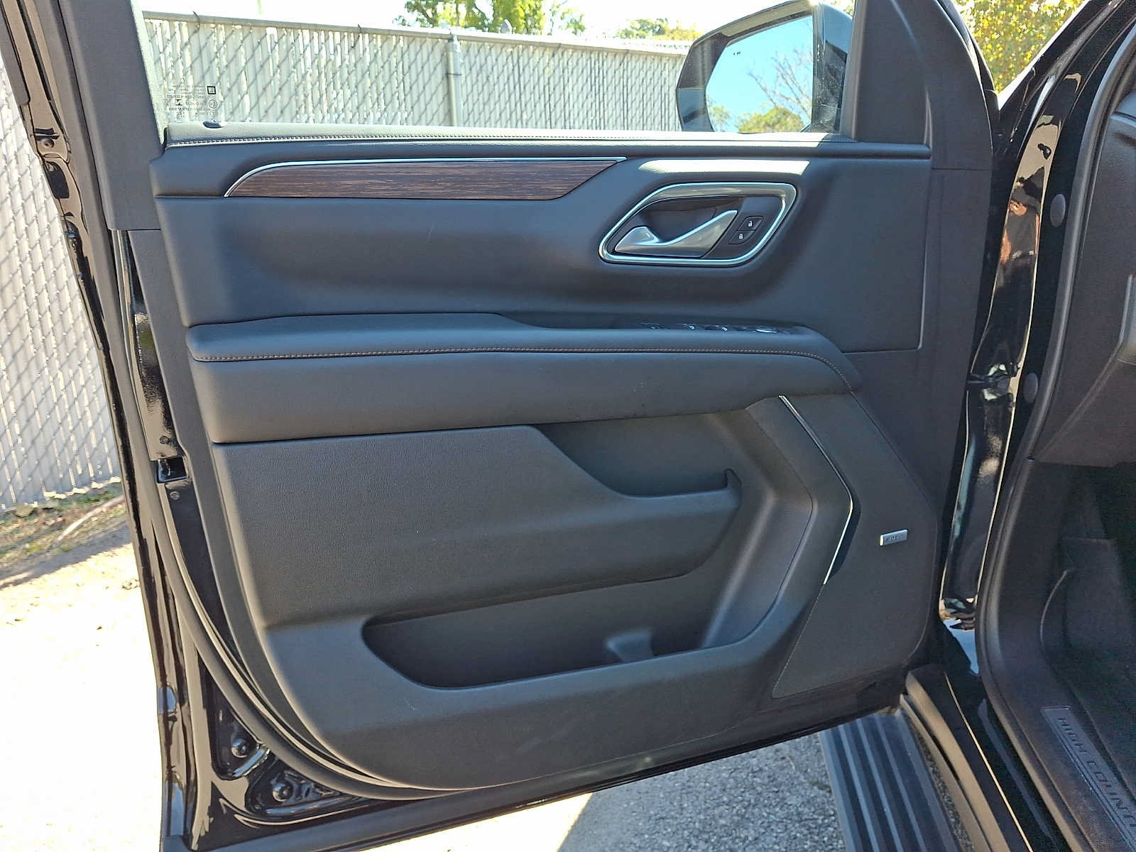 Used 2022 Chevrolet Tahoe High Country AWD/4WD image 14