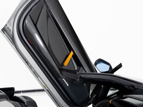 Used 2020 Lamborghini Aventador SVJ image 34