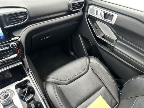 Used 2022 Ford Explorer ST w/ ST Street Pack image 27