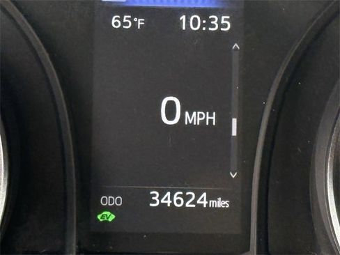 Used 2022 Toyota Corolla LE image 15