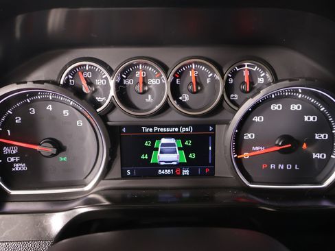Used 2021 Chevrolet Silverado 1500 LT Trail Boss w/ Convenience Package II AWD/4WD image 4