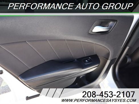 Used 2018 Dodge Charger R/T w/ Blacktop Package RWD image 17