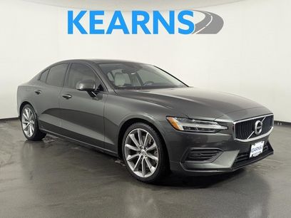 Used 2020 Volvo S60 T6 Momentum w/ Premium Package