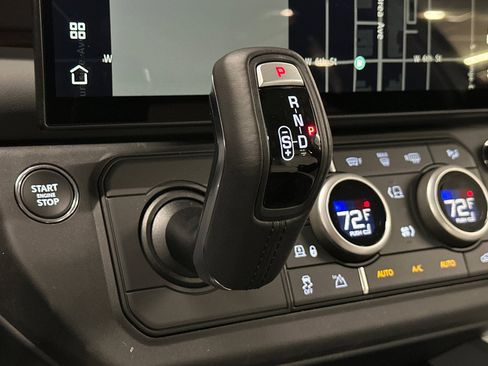 New 2026 Land Rover Defender 110 X-Dynamic SE image 23