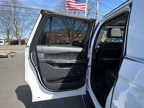 Used 2022 Ford Expedition Max XLT AWD/4WD image 31