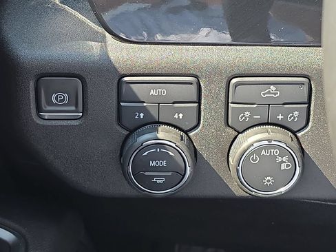 Used 2024 Chevrolet Silverado 1500 LT AWD/4WD image 18