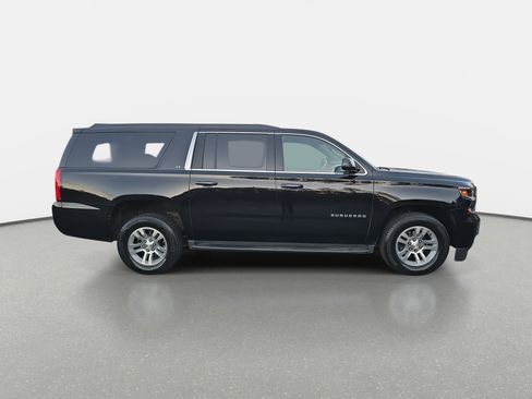 Used 2019 Chevrolet Suburban LT image 2