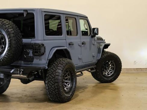 Used 2025 Jeep Wrangler Unlimited Rubicon w/ Technology Group image 12