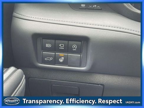 Used 2024 Toyota Highlander Platinum FWD image 22