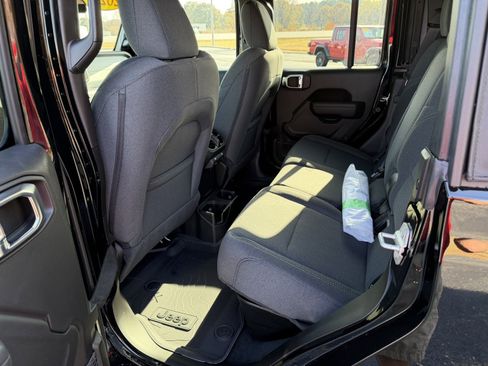 New 2026 Jeep Gladiator Sport AWD/4WD image 11