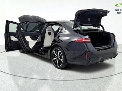 Used 2027 BMW 530i w/ M Sport Package RWD image 16