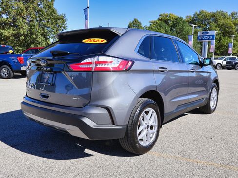 Used 2023 Ford Edge SEL w/ Convenience Package image 5