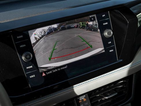 Used 2024 Volkswagen Taos SE image 15