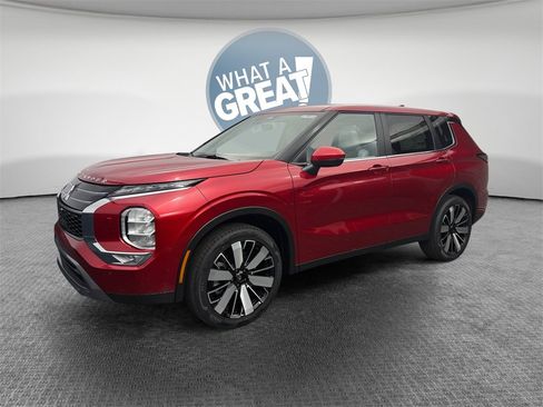 New 2025 Mitsubishi Outlander SE image 8