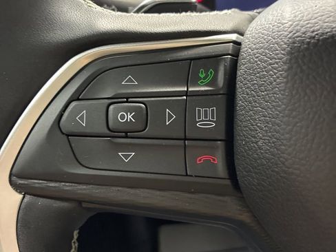 Used 2025 Jeep Grand Cherokee L Altitude image 15