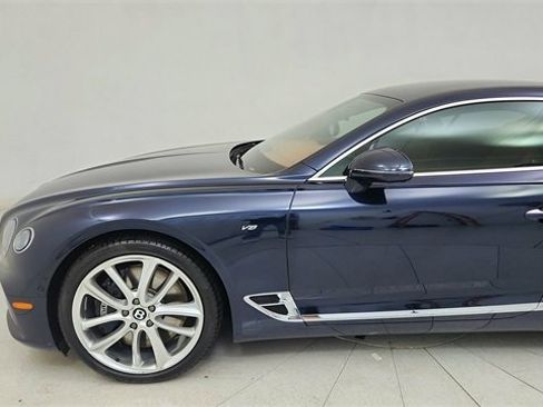 Used 2022 Bentley Continental GT image 4
