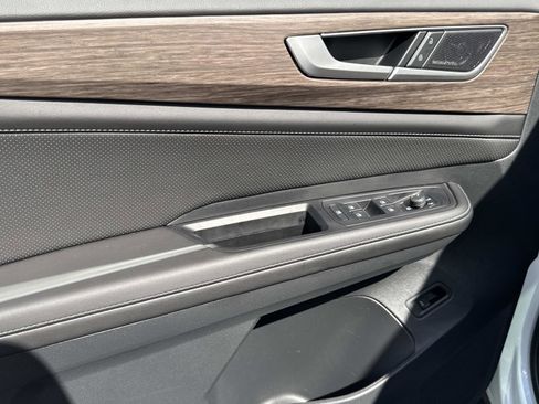 Certified 2025 Volkswagen Atlas SEL Premium R-Line image 15