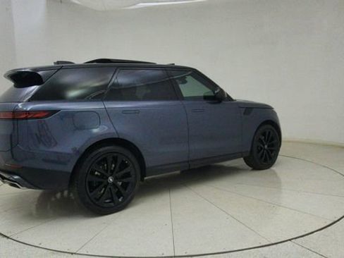 Used 2025 Land Rover Range Rover Sport SE image 74