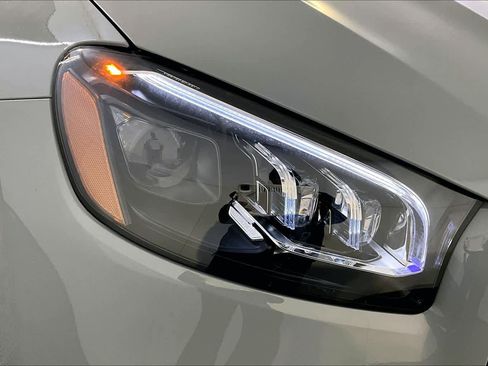 New 2026 Mercedes-Benz GLS 450 4MATIC image 16