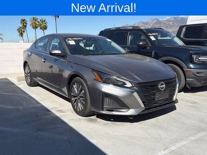 Used 2023 Nissan Altima 2.5 SV