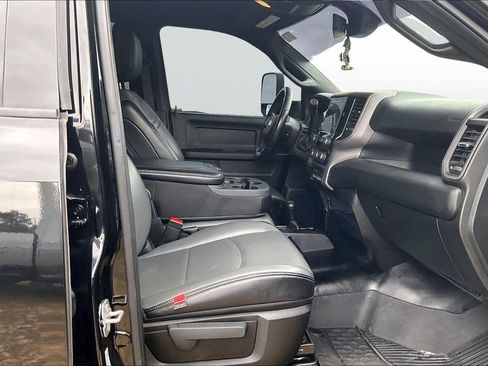 Used 2022 RAM 3500 Tradesman w/ Chrome Appearance Group AWD/4WD image 7