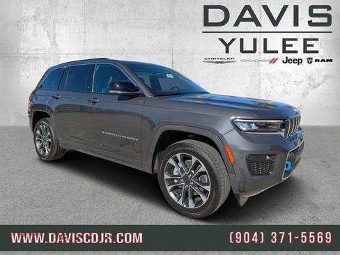 New 2025 Jeep Grand Cherokee Overland w/ Trailer Tow Package AWD/4WD image 1