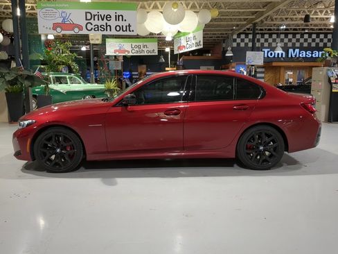 Used 2025 BMW 330i xDrive Sedan w/ M Sport Package image 11