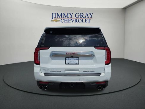 Used 2021 GMC Yukon XL Denali AWD/4WD image 4