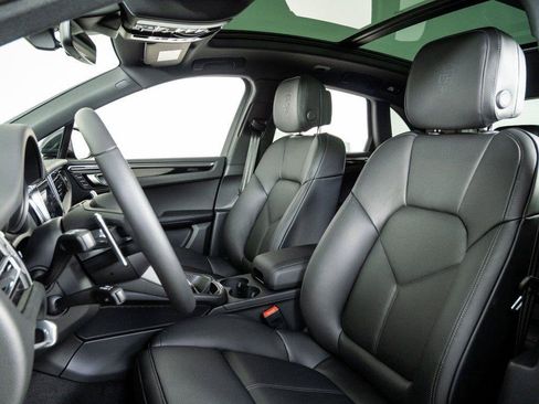 New 2026 Porsche Macan AWD/4WD image 5