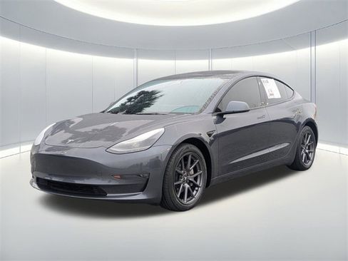 Used 2022 Tesla Model 3 Long Range image 1
