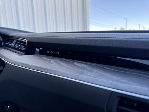 Used 2023 Audi e-tron Premium w/ Convenience Plus Package image 52