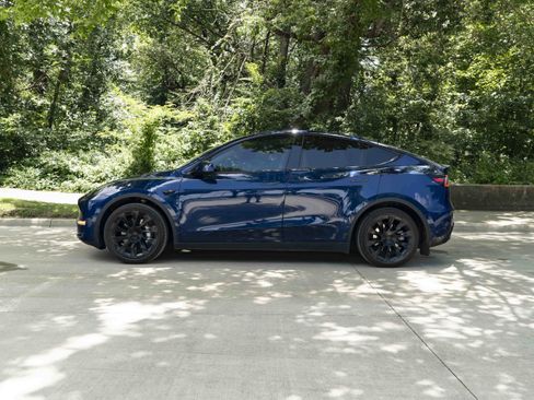 Used 2023 Tesla Model Y Long Range AWD/4WD image 6