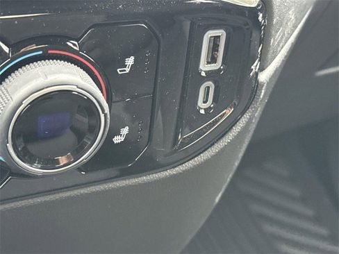 Used 2025 Chevrolet Silverado 1500 LT image 36