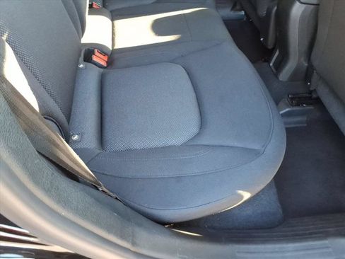 Used 2023 Jeep Renegade Latitude AWD/4WD image 18
