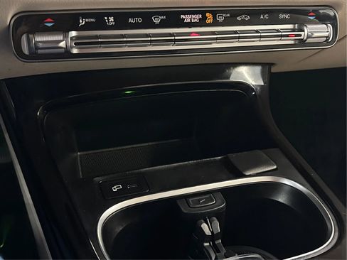 Used 2022 Mercedes-Benz CLA 250 4MATIC image 38