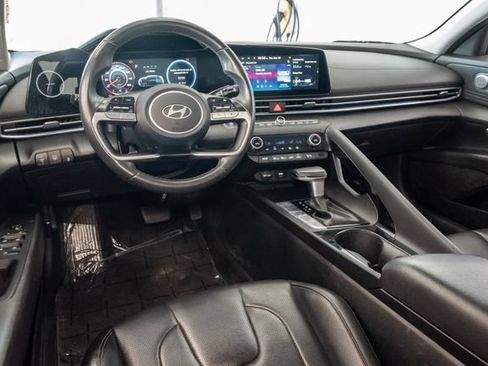 Used 2025 Hyundai Elantra Limited FWD image 7