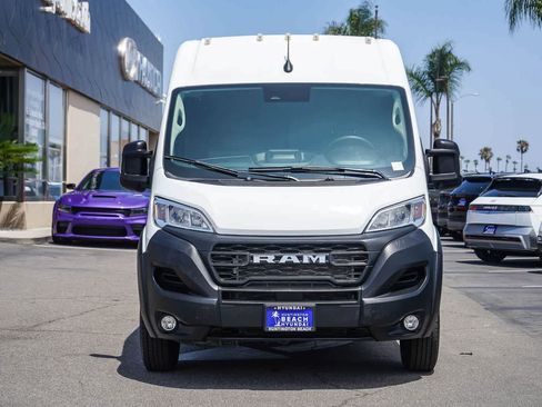 Used 2025 RAM ProMaster 2500 w/ Convenience Group FWD image 2