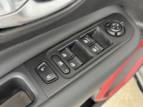 Used 2022 Jeep Renegade Trailhawk image 9