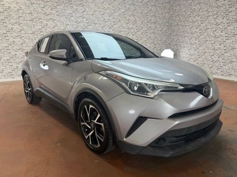 Used 2018 Toyota C-HR XLE image 7