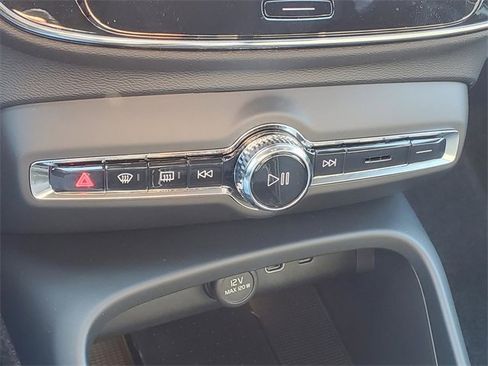 New 2026 Volvo XC40 B5 Ultra w/ Protection Package Premier image 23