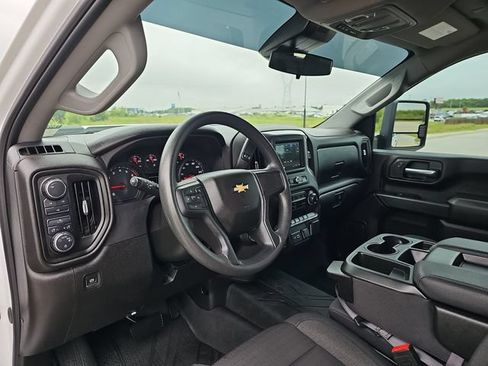 Used 2025 Chevrolet Silverado 2500 Custom w/ Custom Convenience Package AWD/4WD image 10